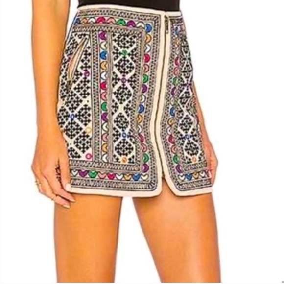 Majorelle Embroidered Mini Skirt Worn By Summer On The Young And The Restless - Picture 3 of 11